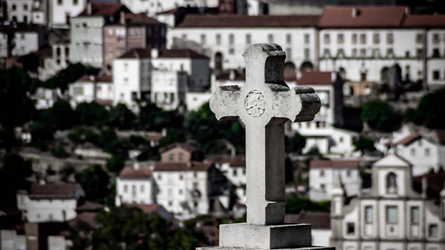 Cruz no centro da cidade